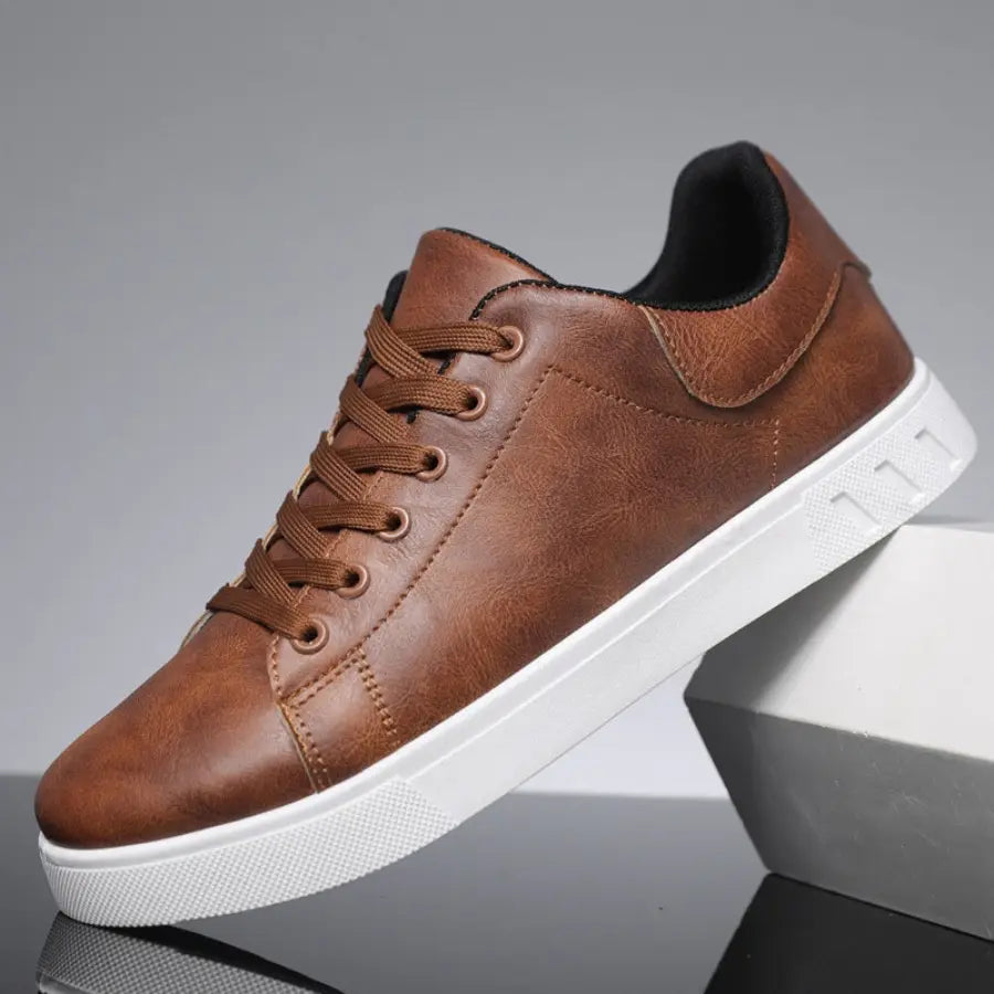 Harrington Oxford | Men’s Low-Top Lace-Up Casual Sneakers 1