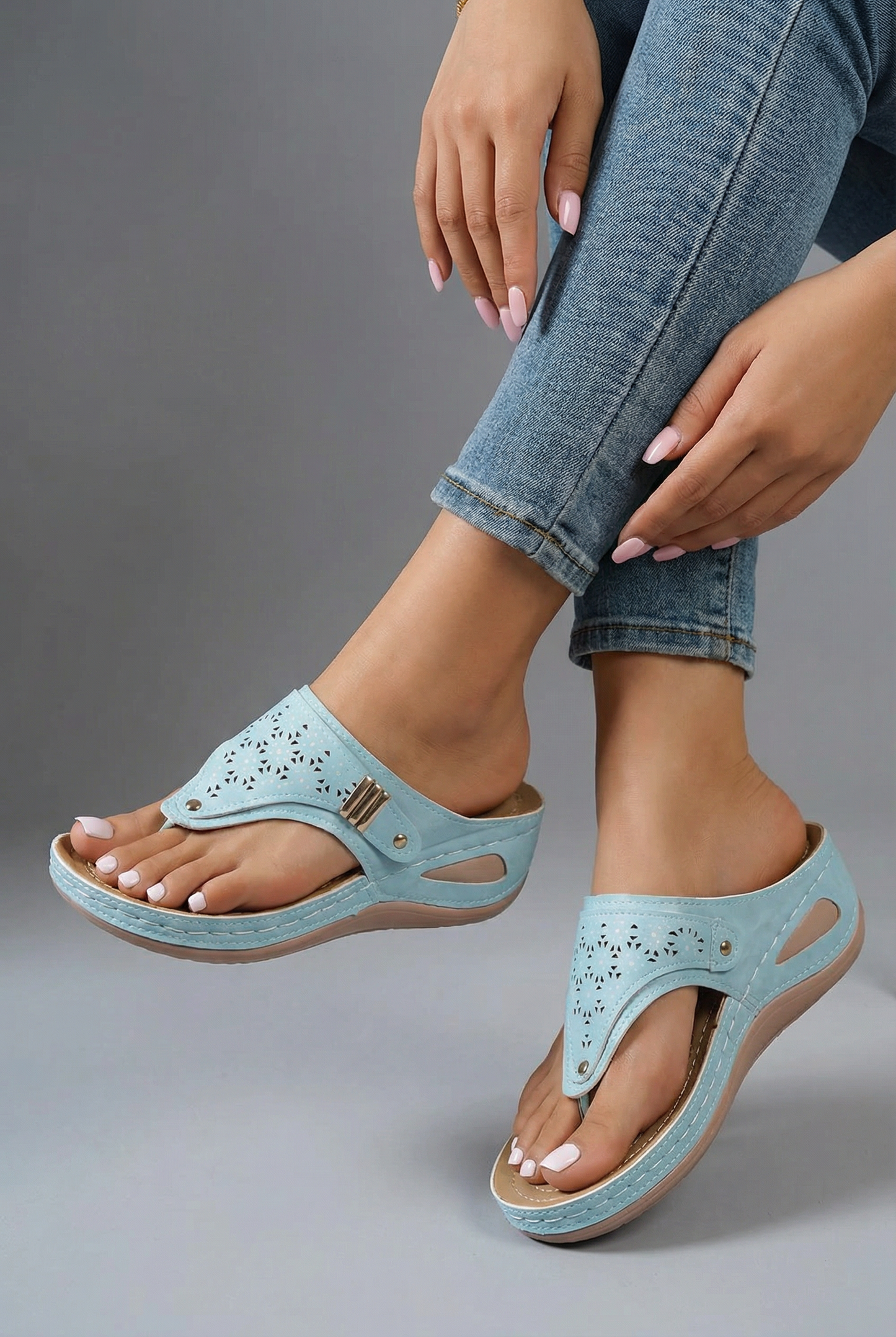 Women’s Comfortable Sandals Wedge Flip Flops with Arch Support 0